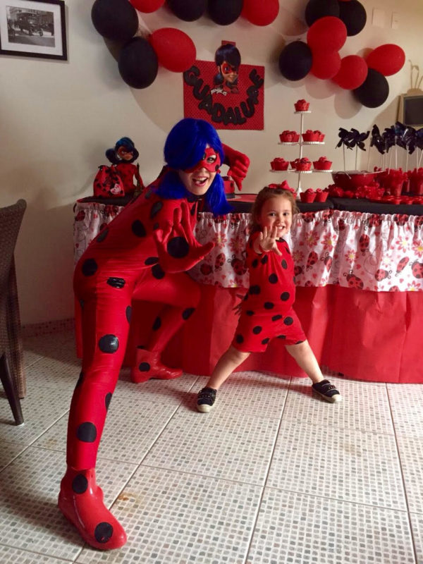 Cat Noir e Lady Bug personagens vivos para festa Itaquera